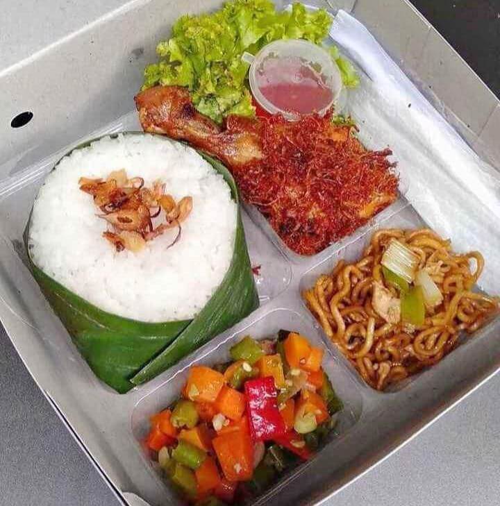 (082226001128) UTRIE Snack Catering Katering Nasi Kotak di Solo Surakarta, menerima pesanan snack kotak atau snack box Daily Catering atau catering hariran untuk Perusahaan Karyawan kantor pabrik